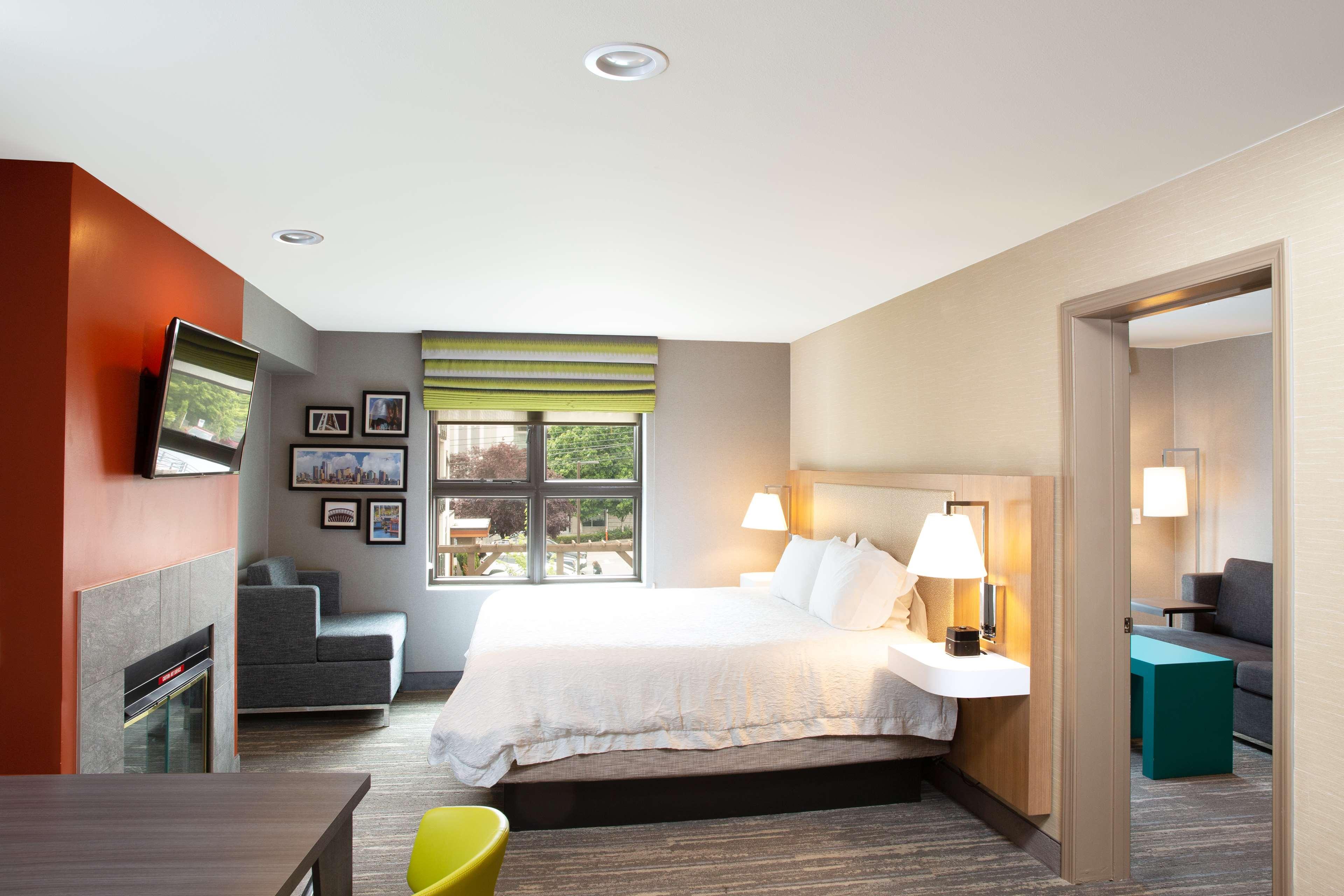 STUDIO, SUITE, QUEEN BED, KITCHEN