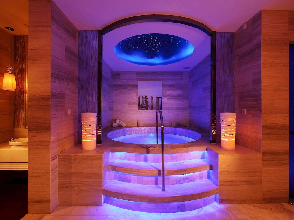 Sofitel Guangzhou Sunrich 36/76