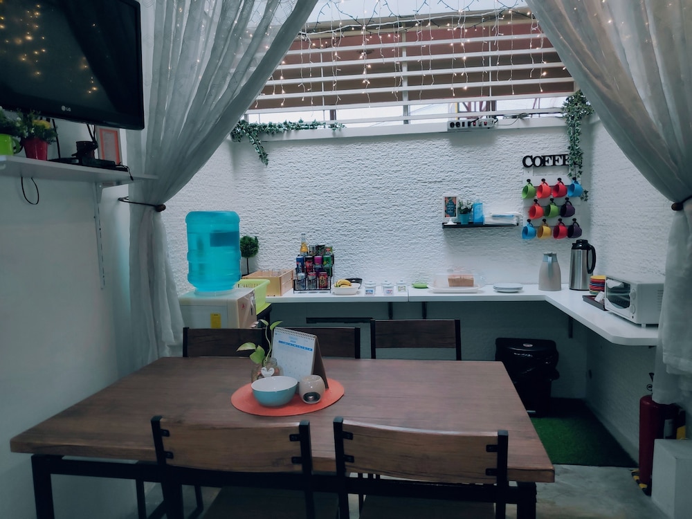Crossroads Hostel Manila 35/46