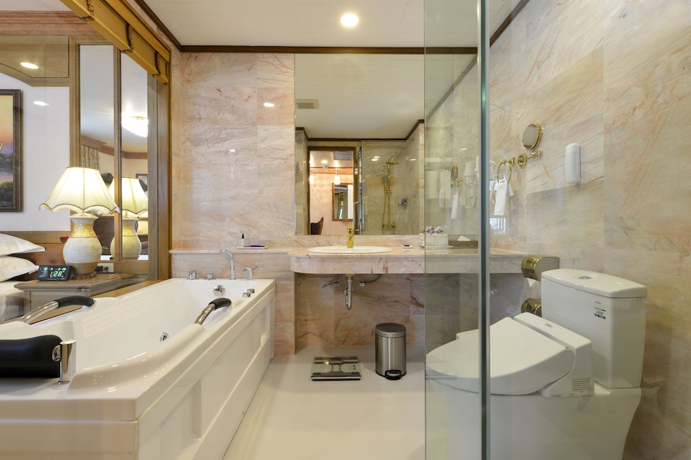 Peak Nimman Prestige Hotel 59/68