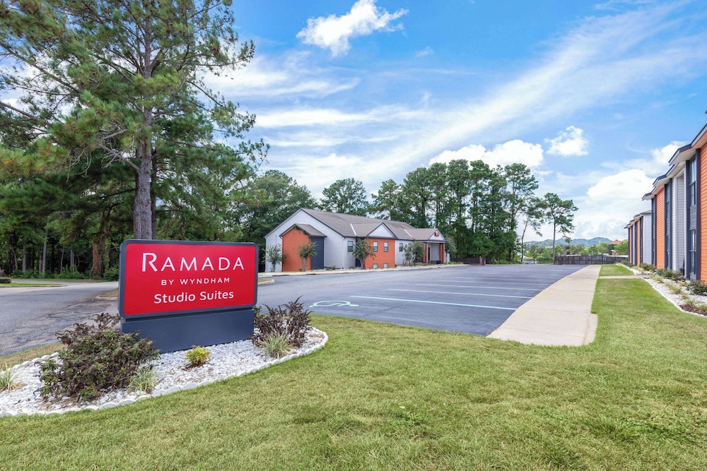 Ramada by Wyndham Studio Suites Dothan 26/35