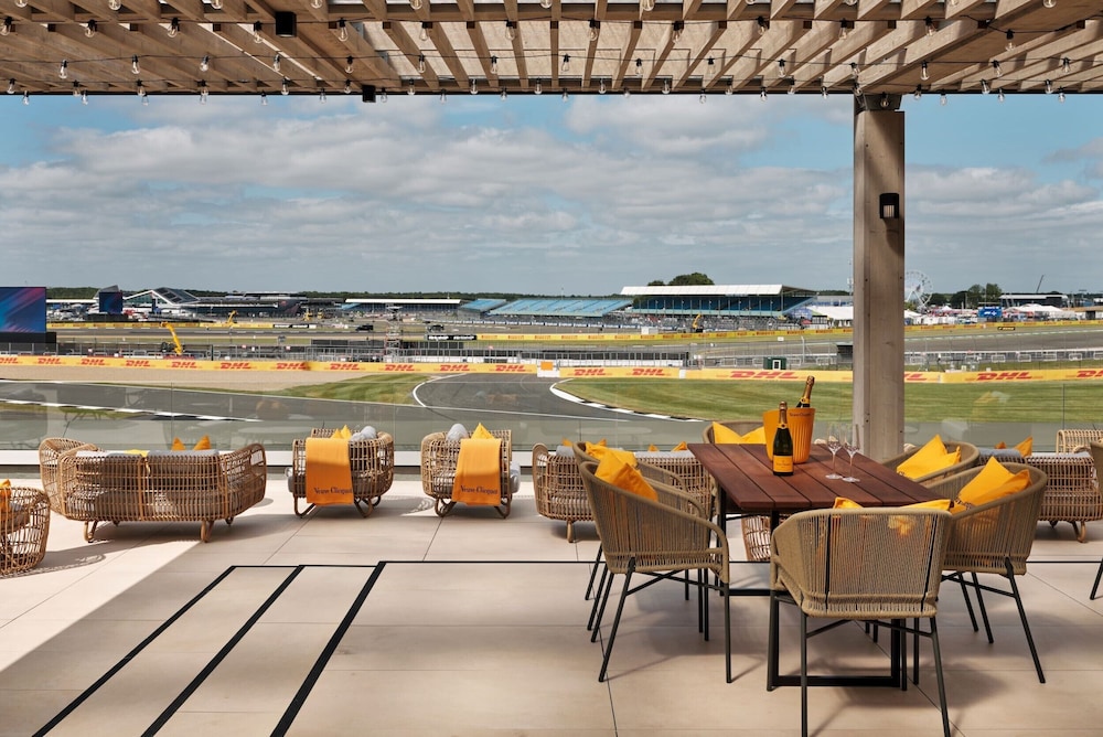 Escapade Silverstone 13/26