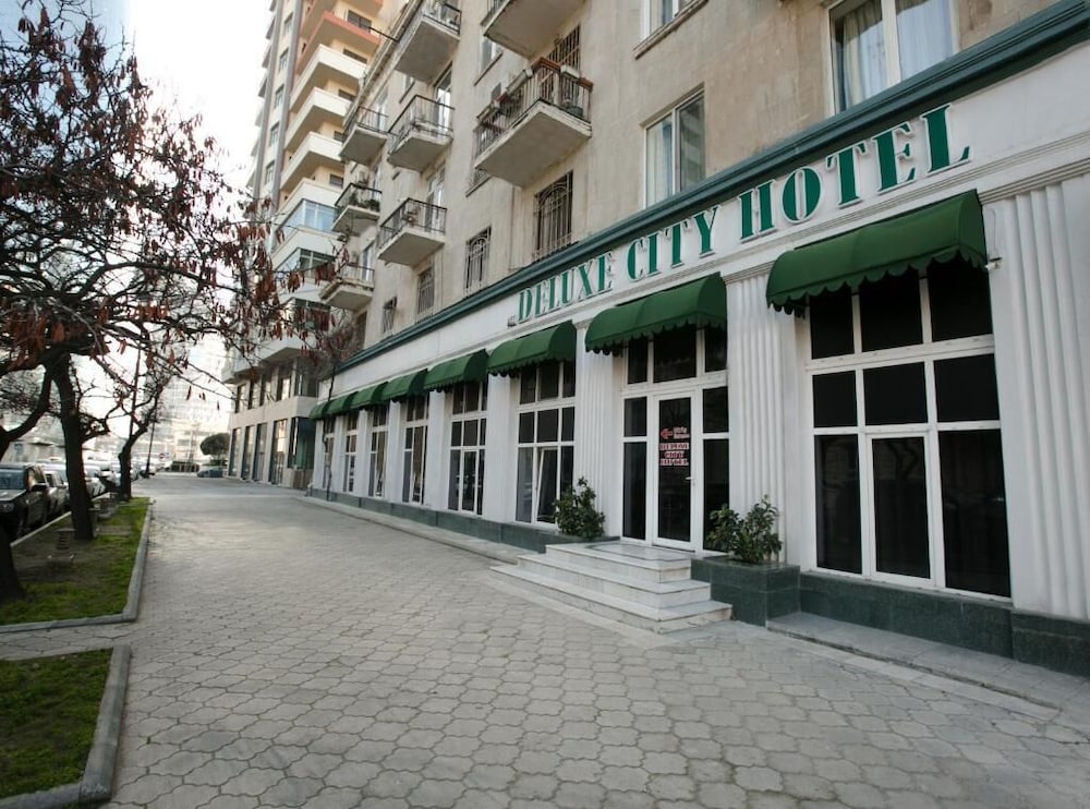 DELUXE CITY HOTEL 64/70