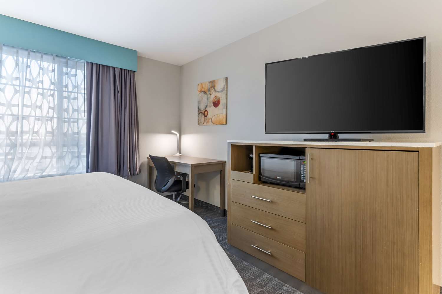 Suite, King Bed, Sofa