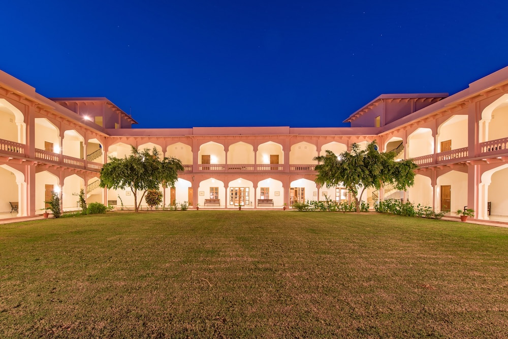 Hotel Dev Vilas 59/72