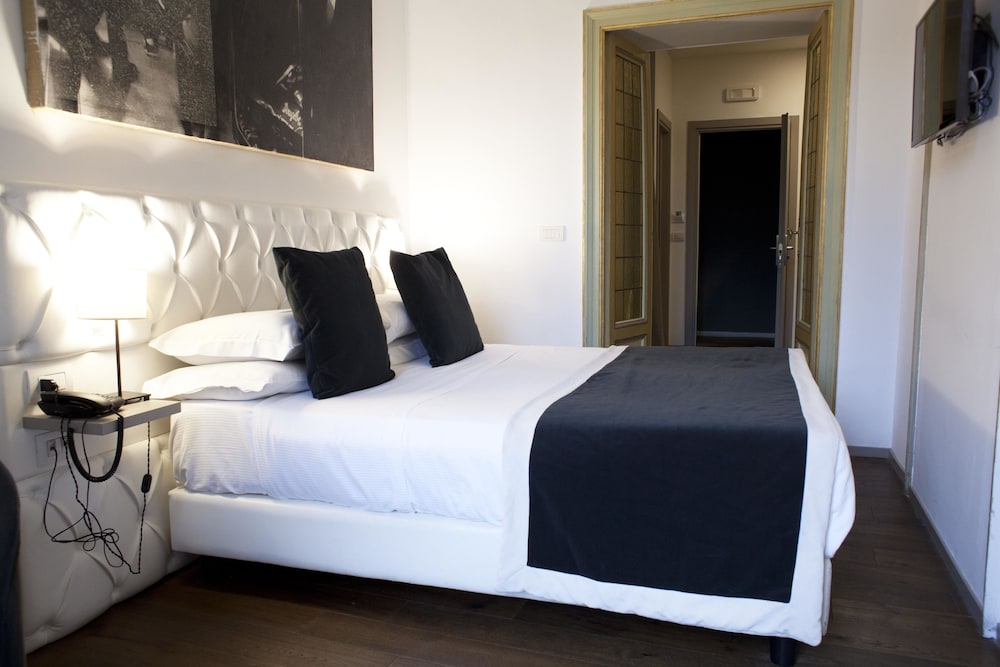Piazza Farnese Luxury Suites 19/64