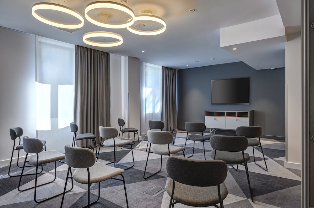 Holiday Inn Express - Almaty, an IHG Hotel 35/47