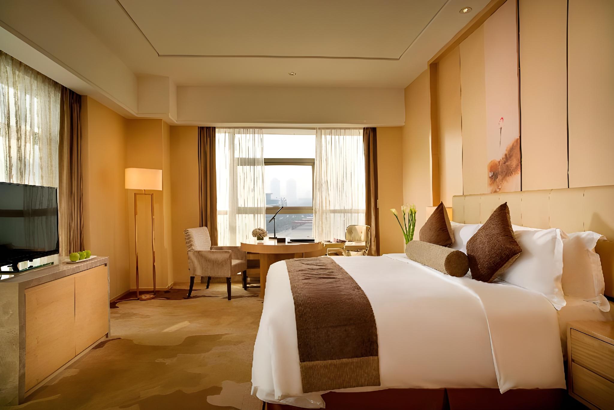 Deluxe, King Bed