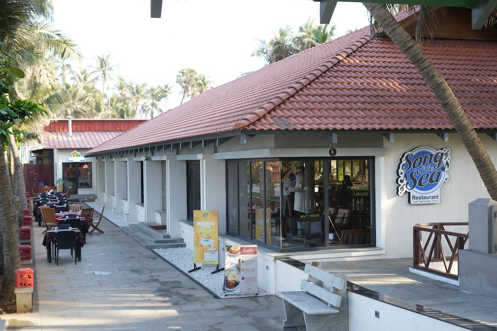 MGM Beach Resorts (15Kms before Mahabalipuram) 46/54