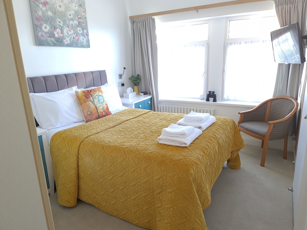 The Torland Hotel 9/50