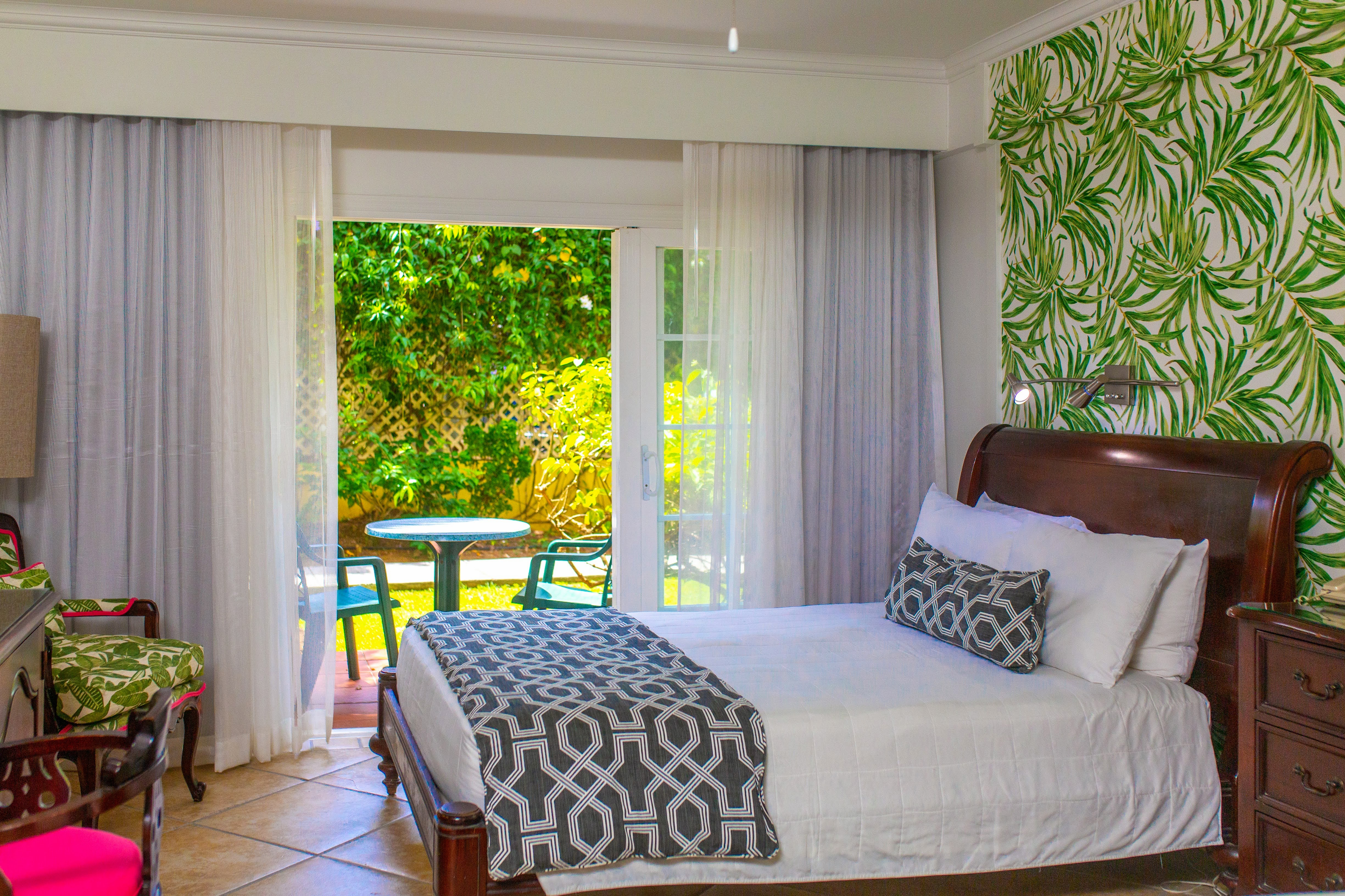 Room, Double Bed, Garden View, Coco Palm 9/10