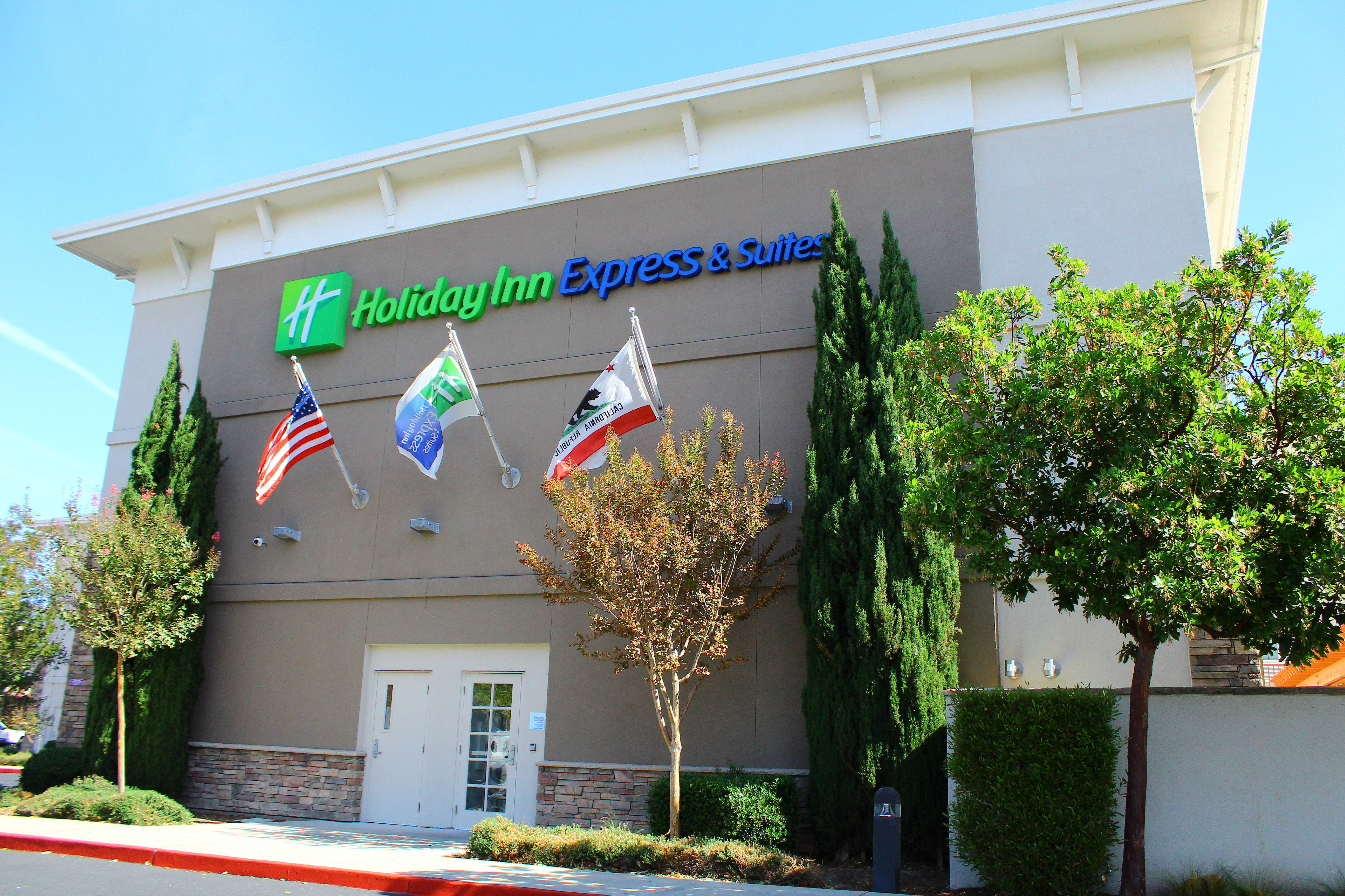 Holiday Inn Express Suites Napa Valley American Canyon 1/26