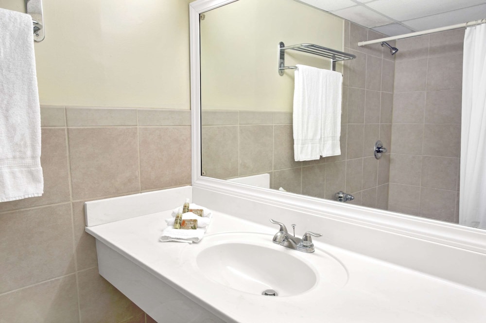 Knights Inn Hallandale 24/25