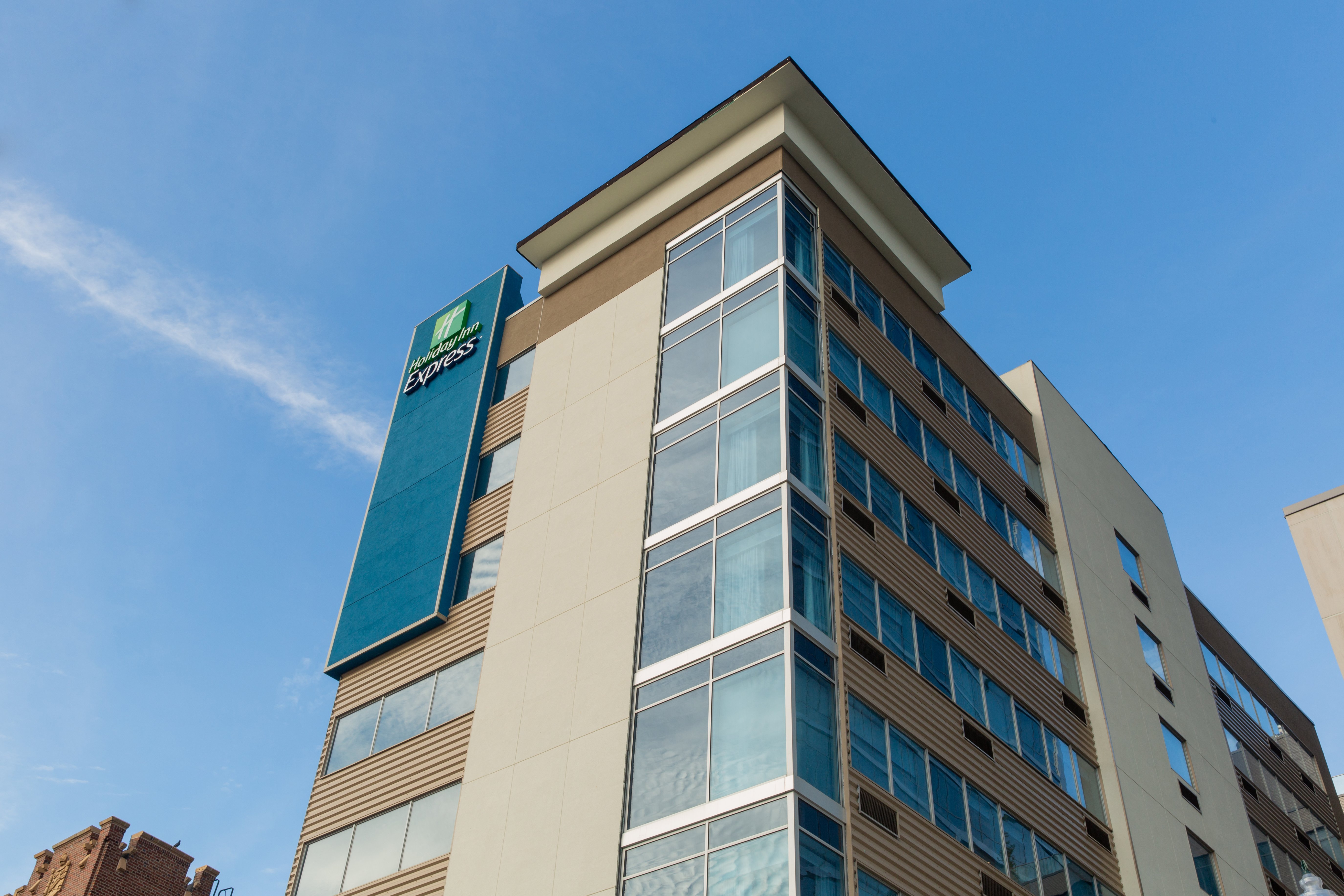 Holiday Inn Express New Rochelle 4/66