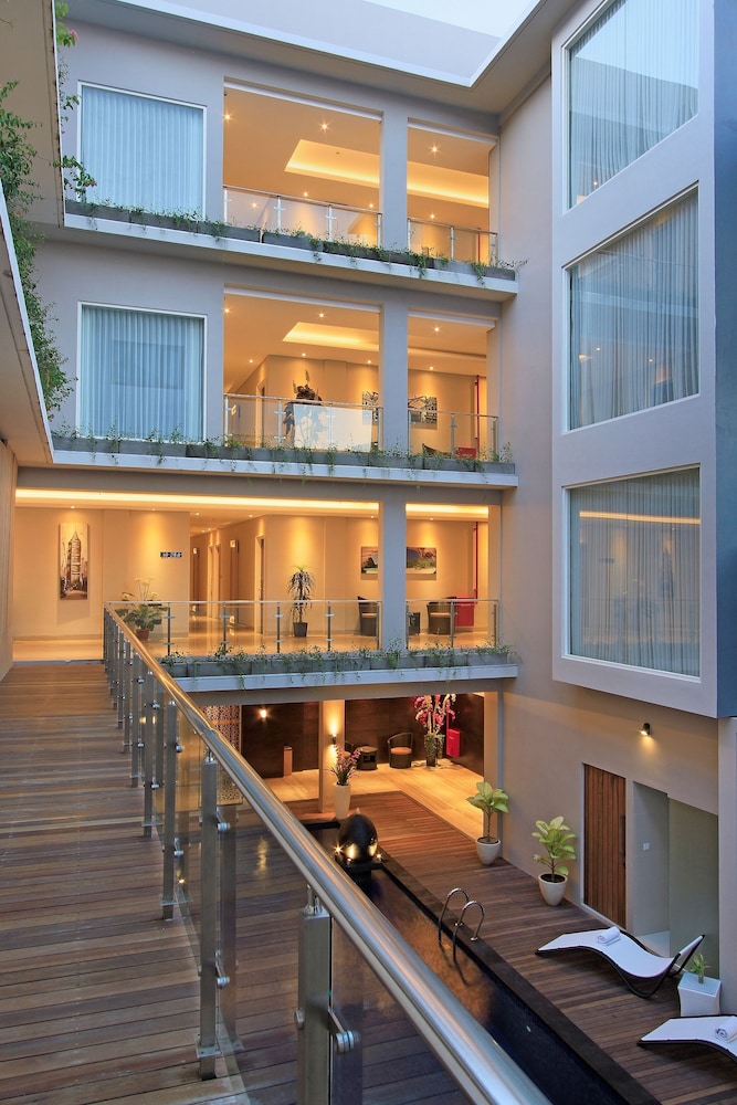 Ohana Hotel Kuta 2/69