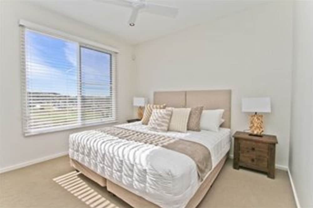 3 Bedrooms, Town House