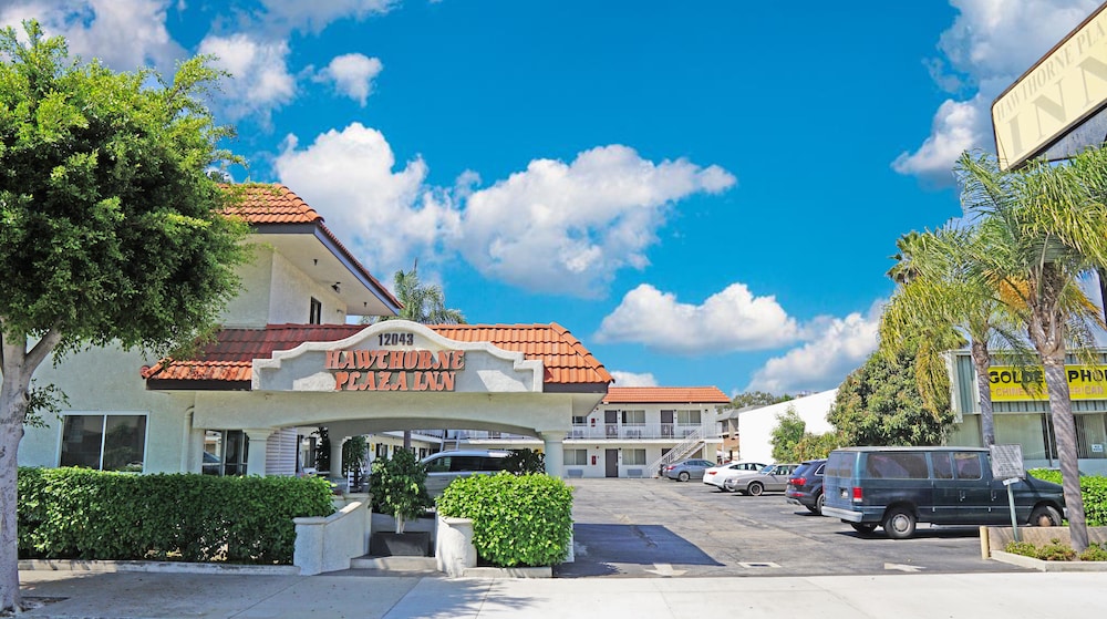 Hawthorne Plaza Inn 1/40