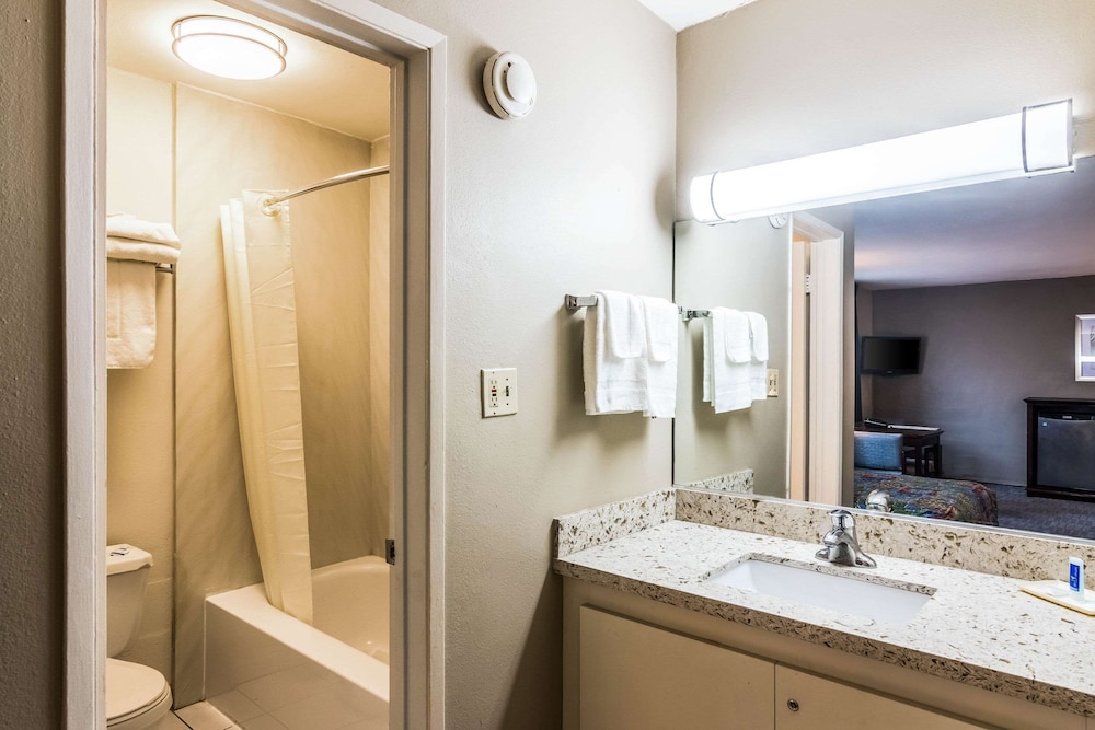 Rodeway Inn Regalodge Glendale CA 13/23