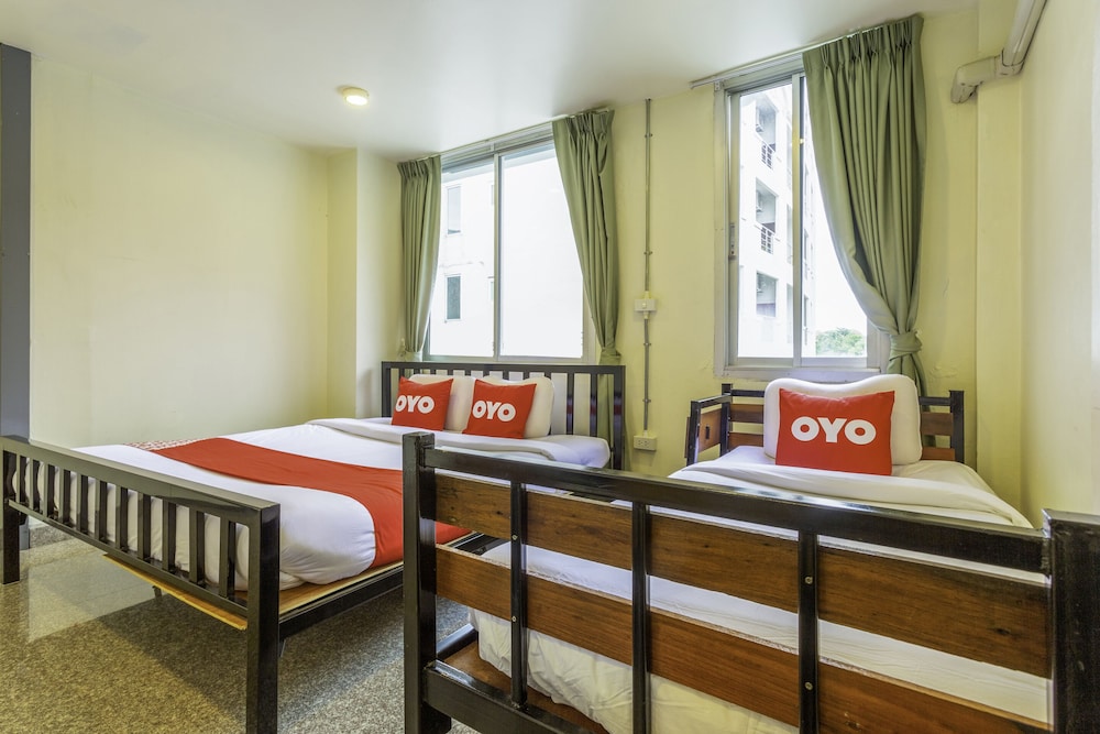 OYO 928 Leaf Hostel 23/55
