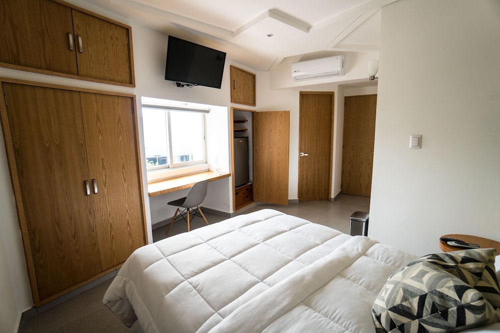 Hotel Suites Regina 8/30