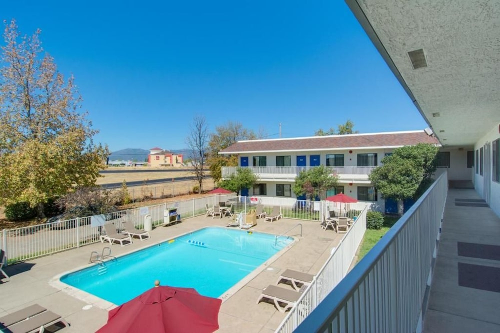 Motel6 Redding, CA - North 20/36