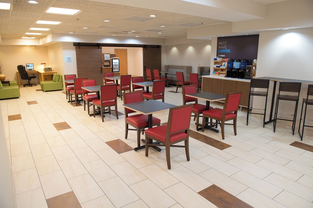 Holiday Inn Express Hotel And Suites Elkhart South 61/70