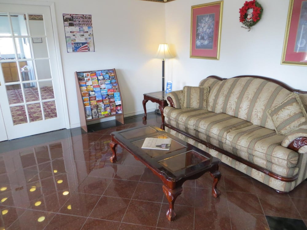 The Executive Inn Suites 44/67