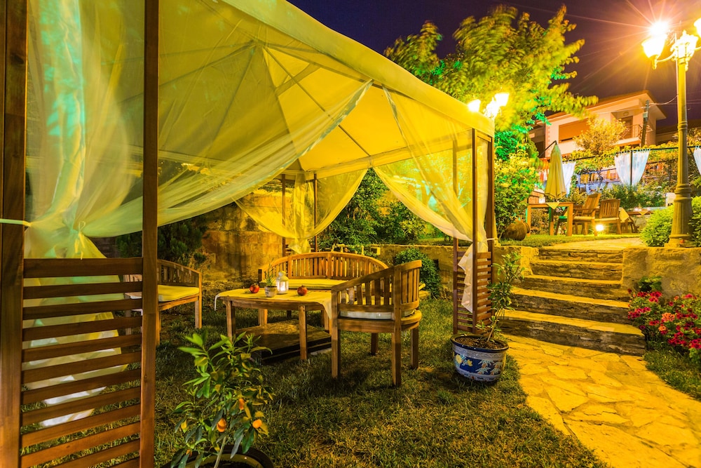 Cunda Esen Hotel 47/50