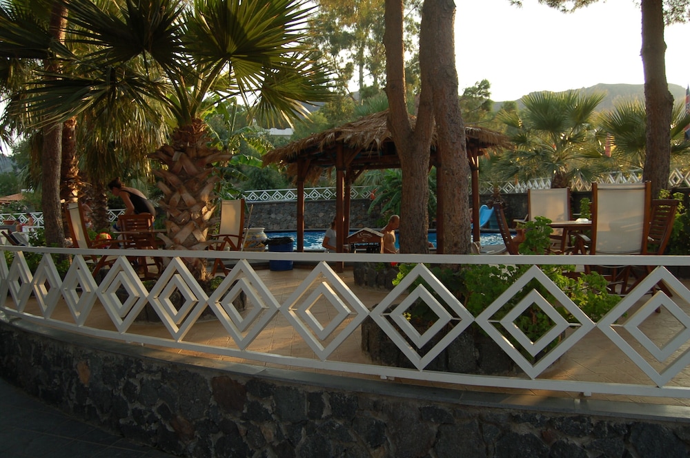 Al Togo Hotel 48/50