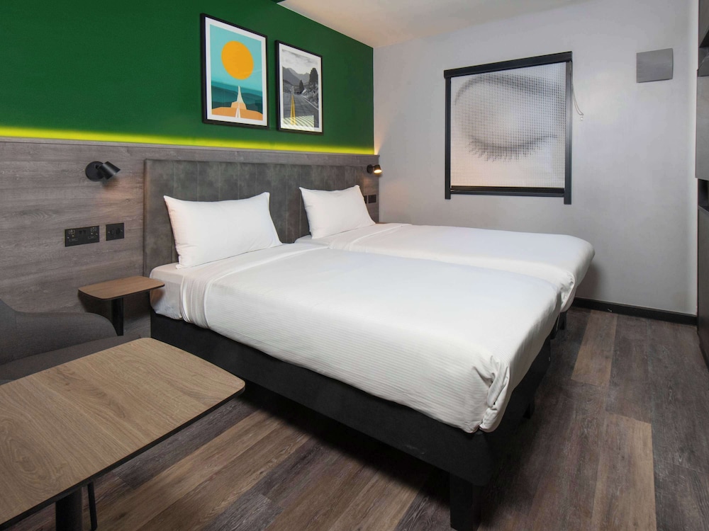 Ibis Styles London Gatwick Airport 26/64