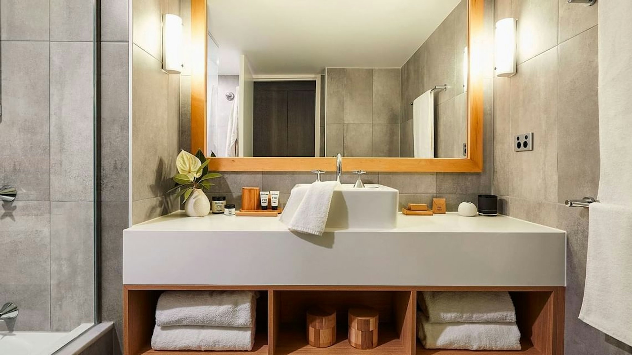 Daydream Island Resort and Living Reef 32/34