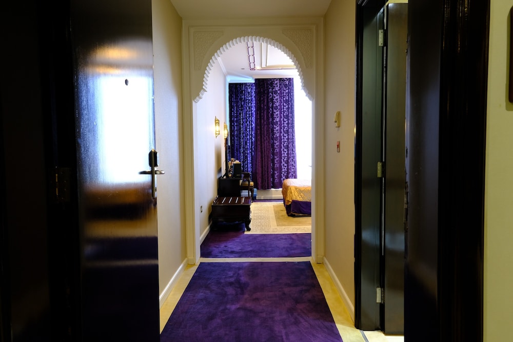 Saraya Corniche Hotel 40/83