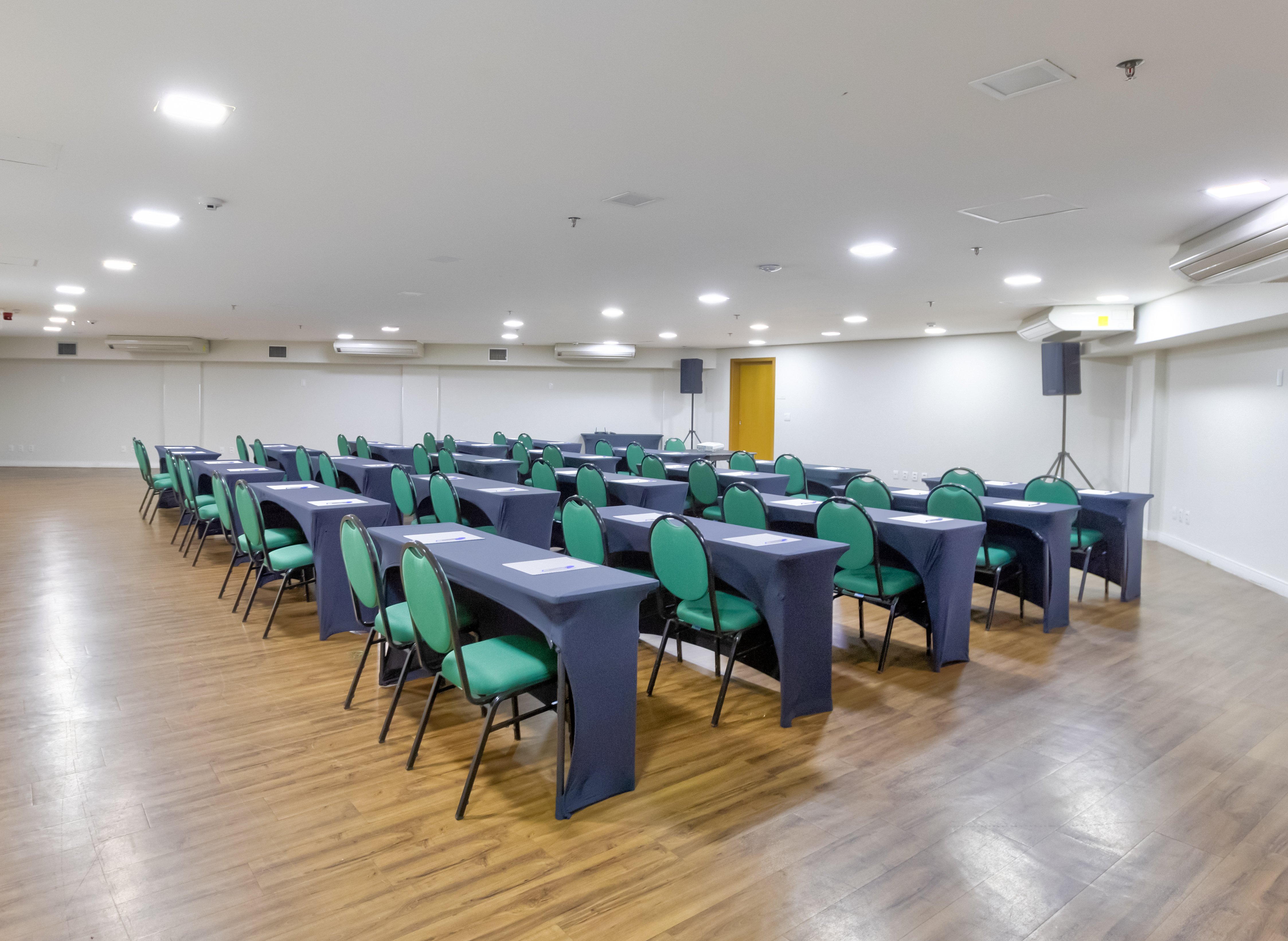 HOLIDAY INN GOIANIA 63/78