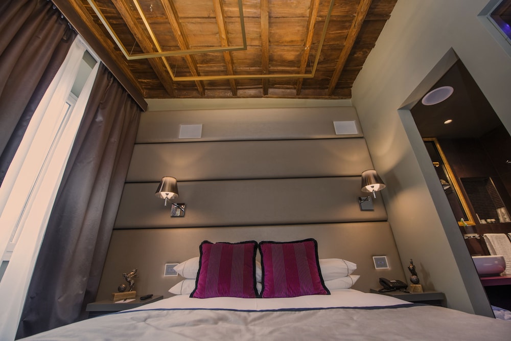 SUPERIOR, DOUBLE BED