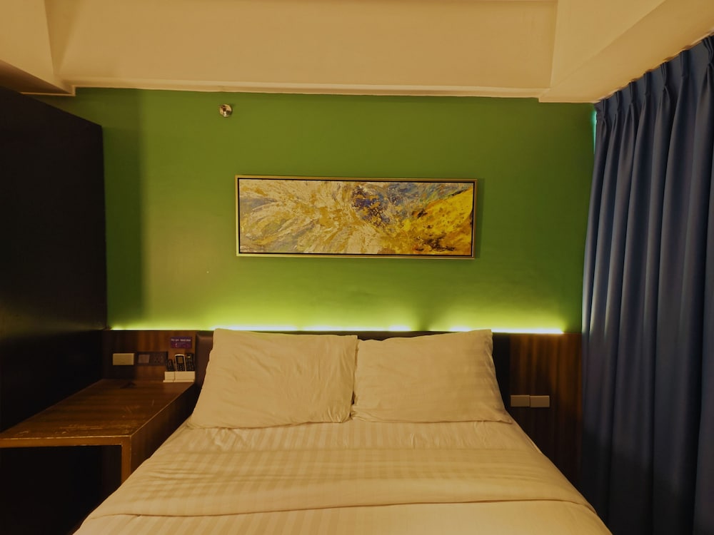Pacific Skyloft Hotel 55/66