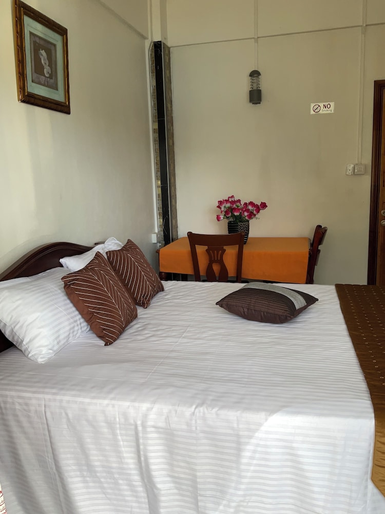 Deluxe, King Bed, Resort View، Mahe Holiday Resort 7/10