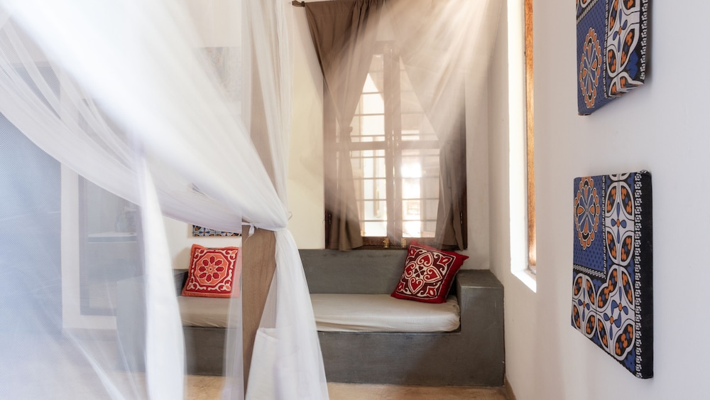 Raha Lodge 23/42