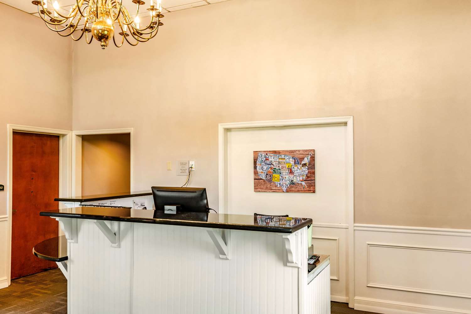 Econo Lodge Inn & Suites Radford-Blacksburg Area 4/14
