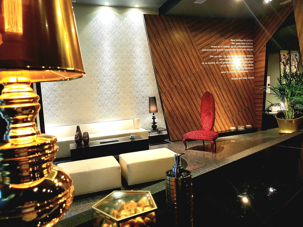 Capitol Boutique Hotel 7/61