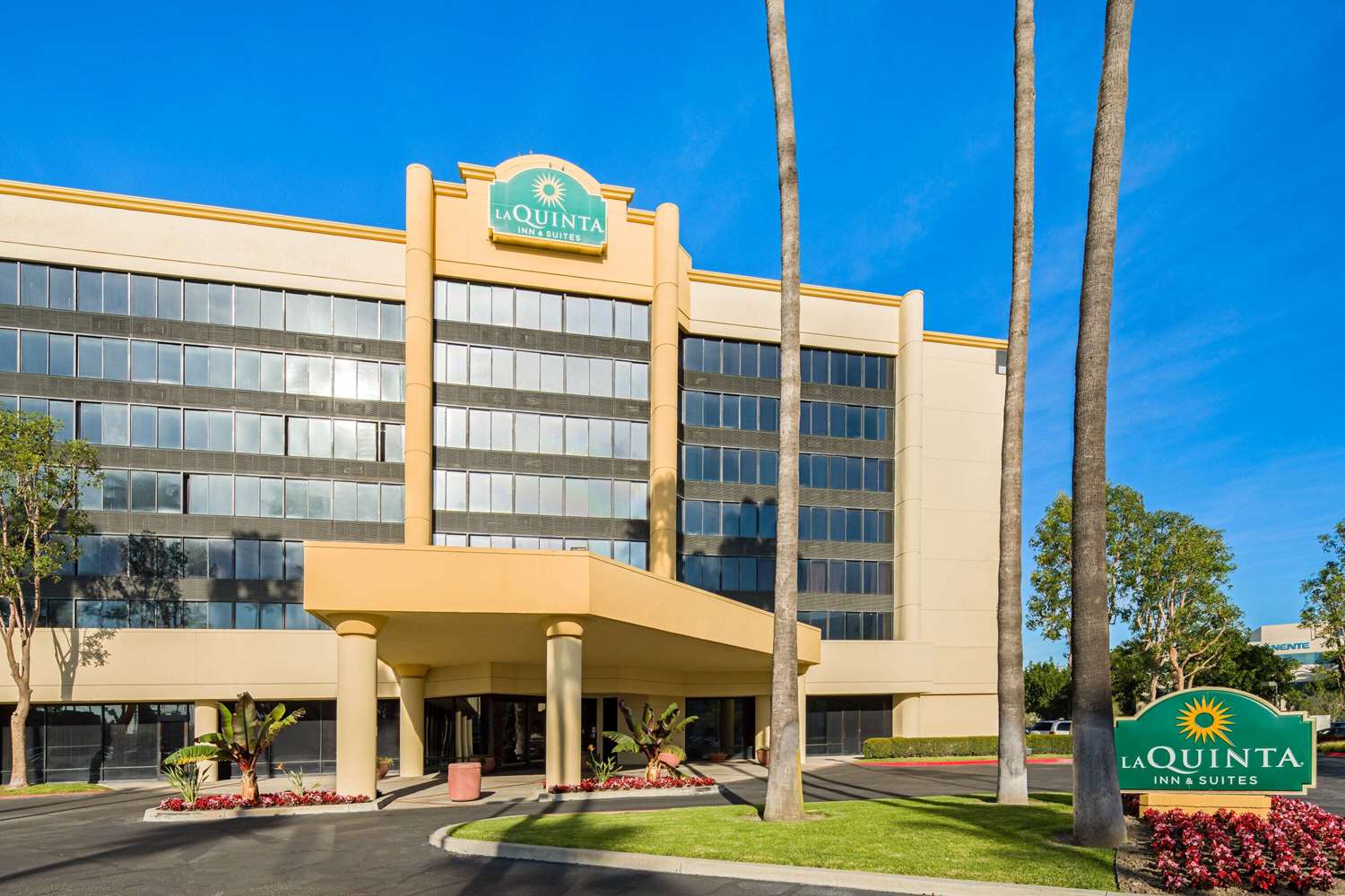 La Quinta Inn & Suites by Wyndham Buena Park 4/44