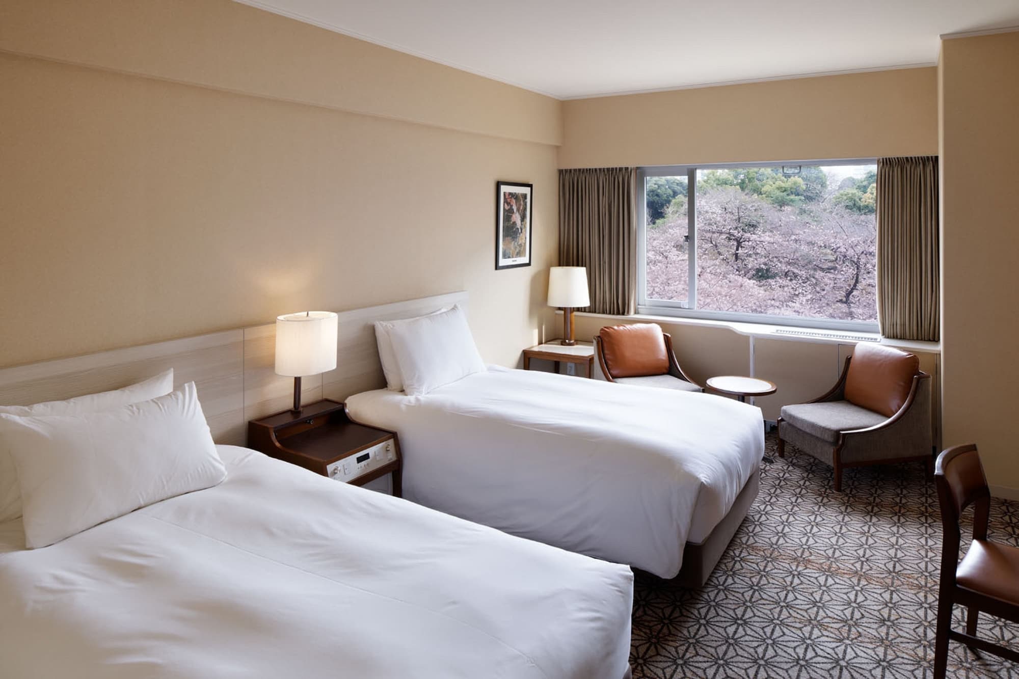 DELUXE, TWIN BEDS, GARDEN VIEW