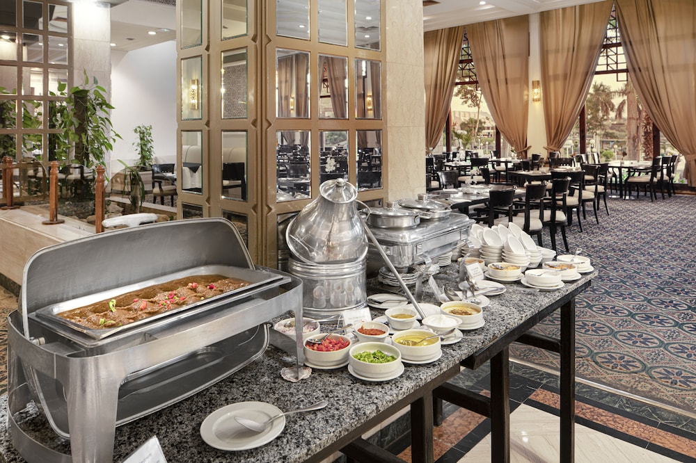 restaurant cafeteria