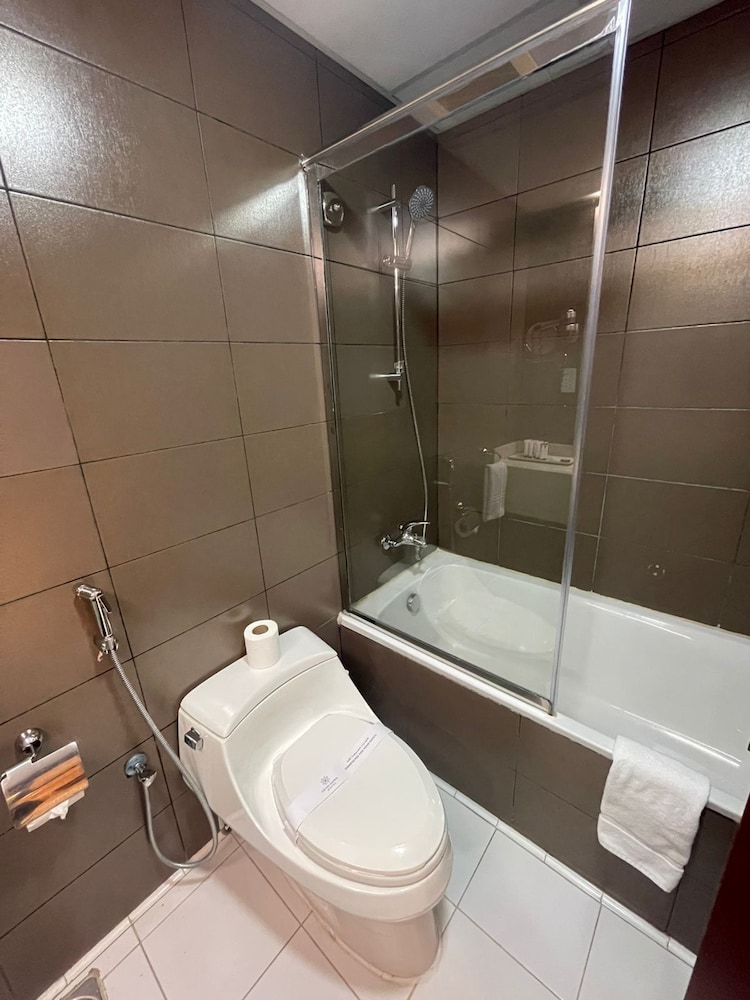 جناح غراند بسرير كينج وسريرين فرديين، فندق جراند ميرال(Mayral Grand For Hotel Apartments) 9/10