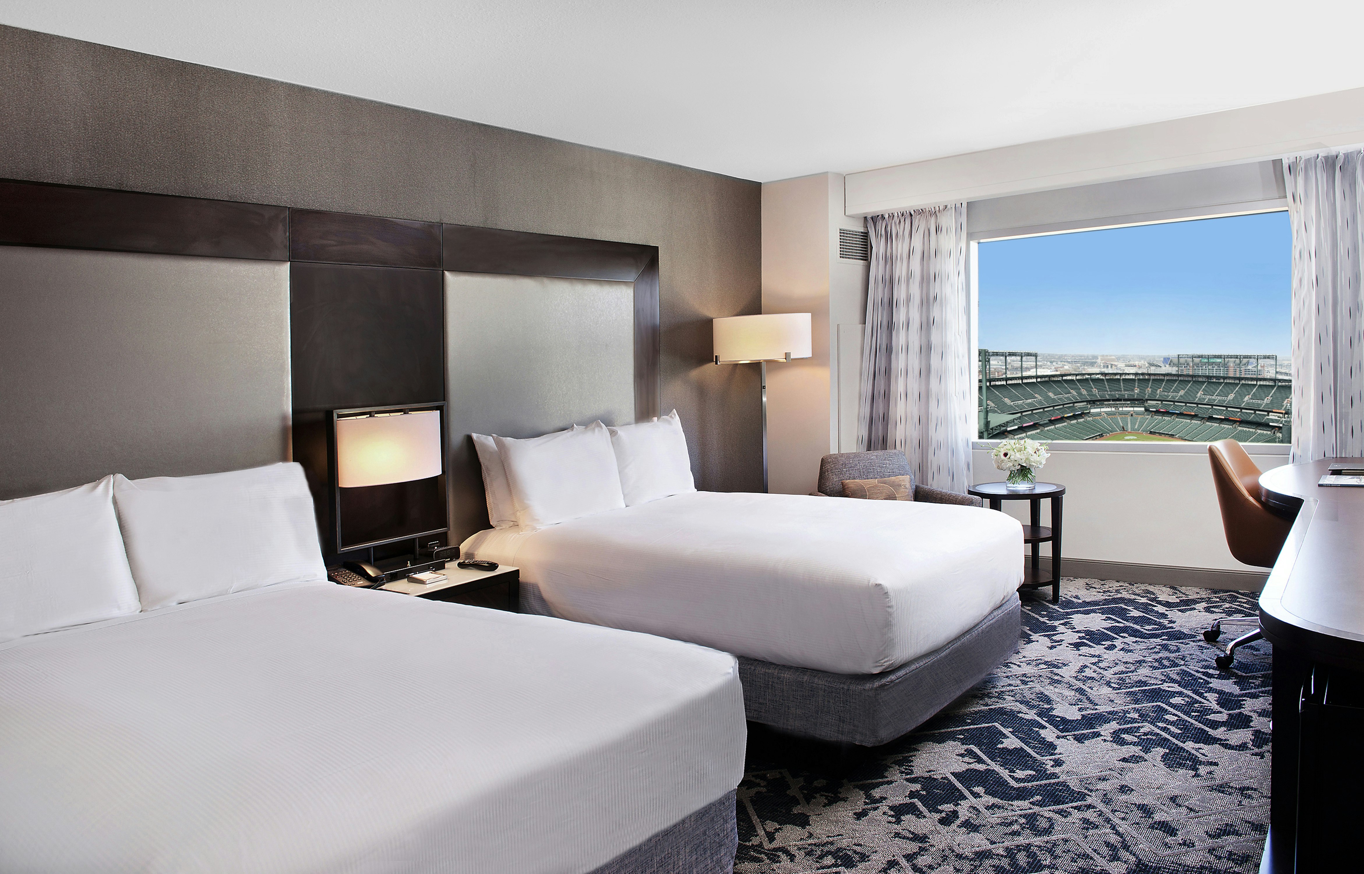 Hilton Baltimore Inner Harbor 18/84