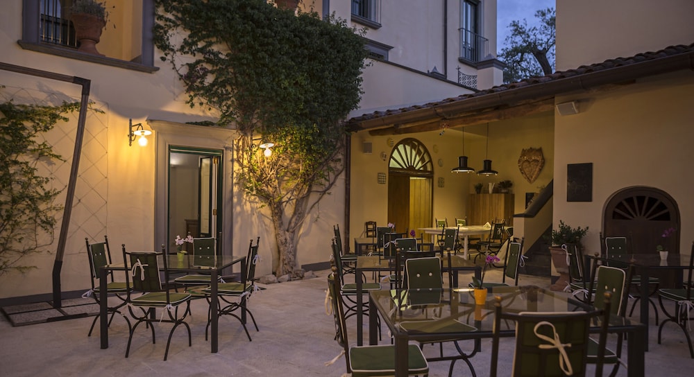 Relais Regina Giovanna 62/77
