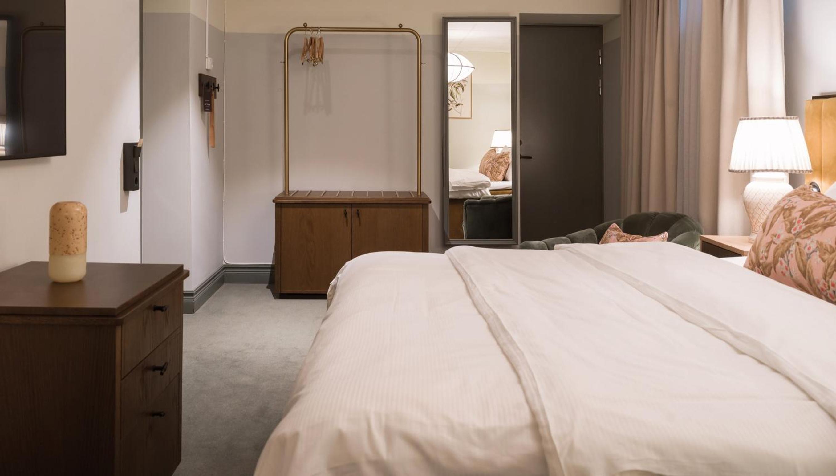 Atrium, Superior, Double Bed