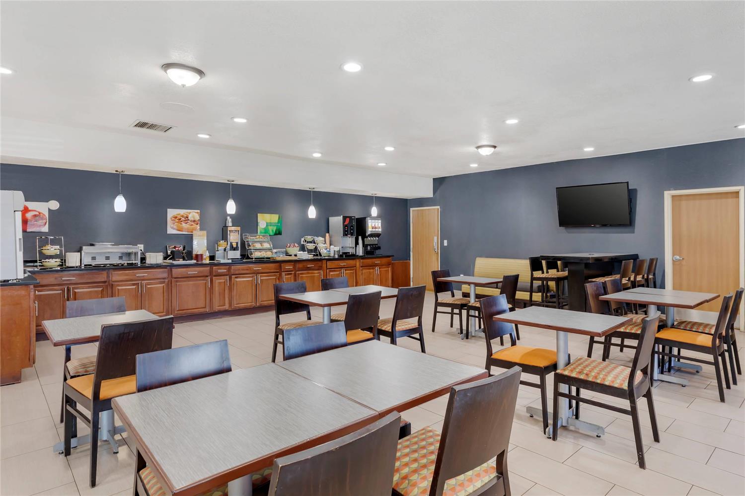 Quality Inn & Suites Denver International Airport 36/42