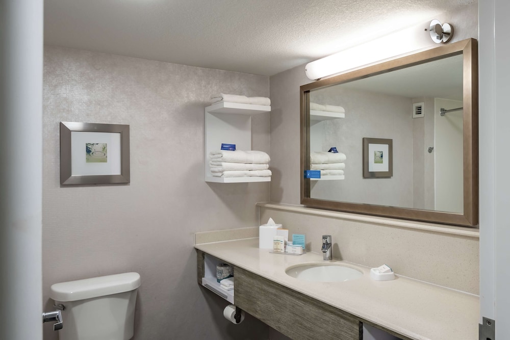 Hampton Inn Waco 12/42