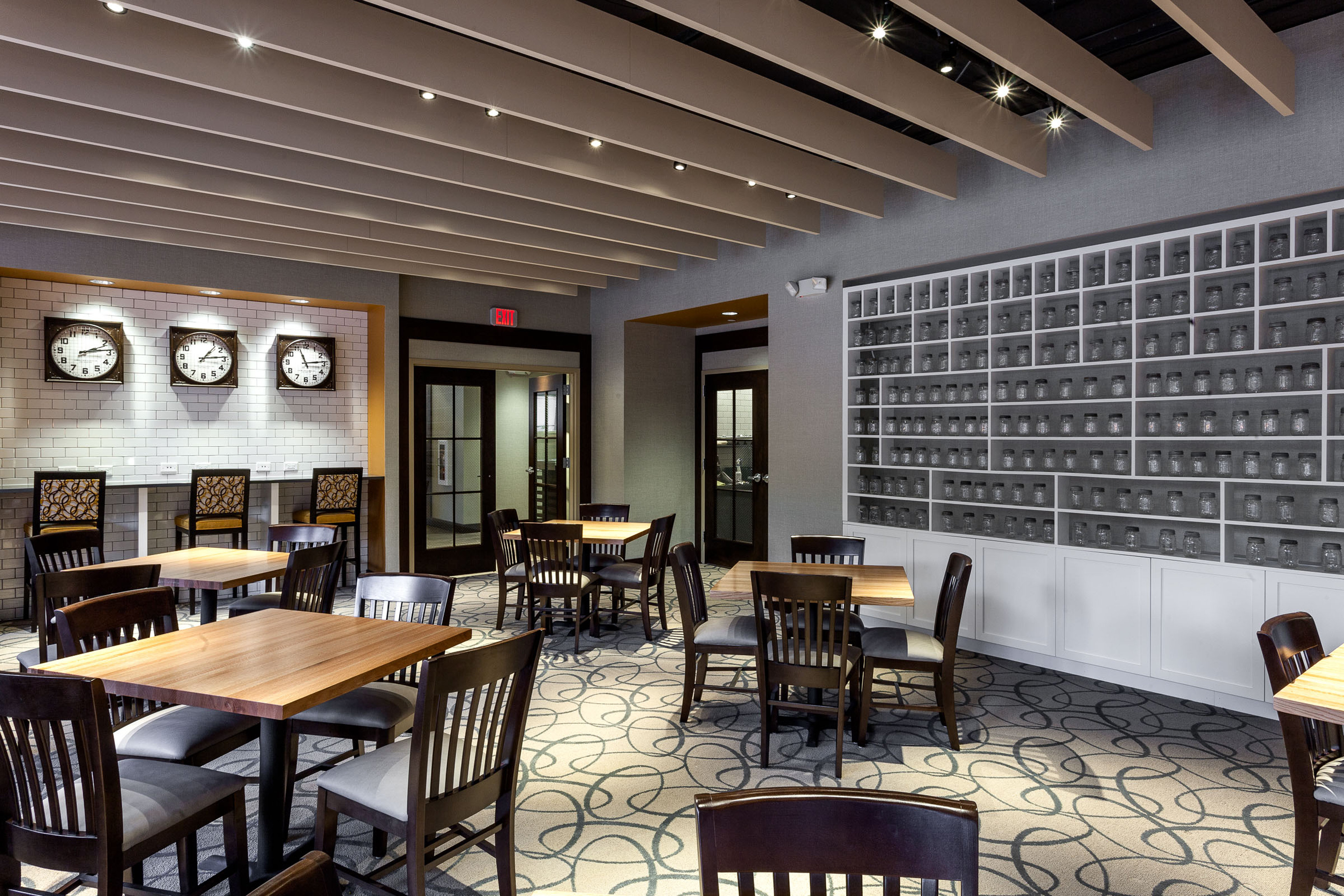 Holiday Inn Chicago North Evanston 30/44