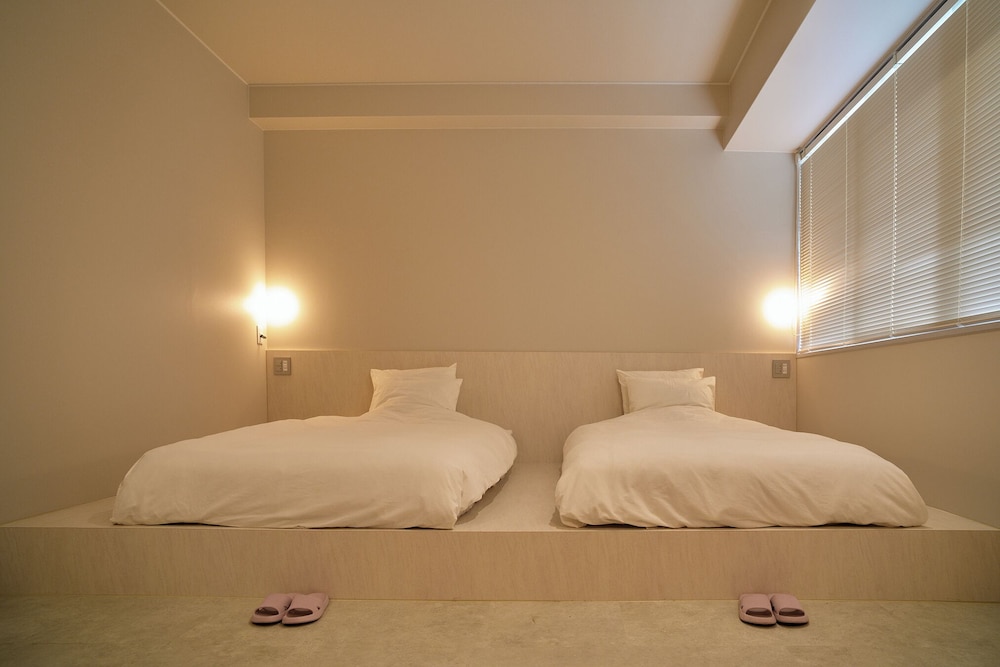 SUPERIOR, TWIN BEDS